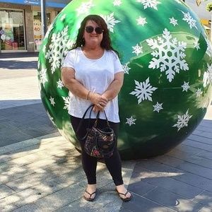 Meet your Posher, Della